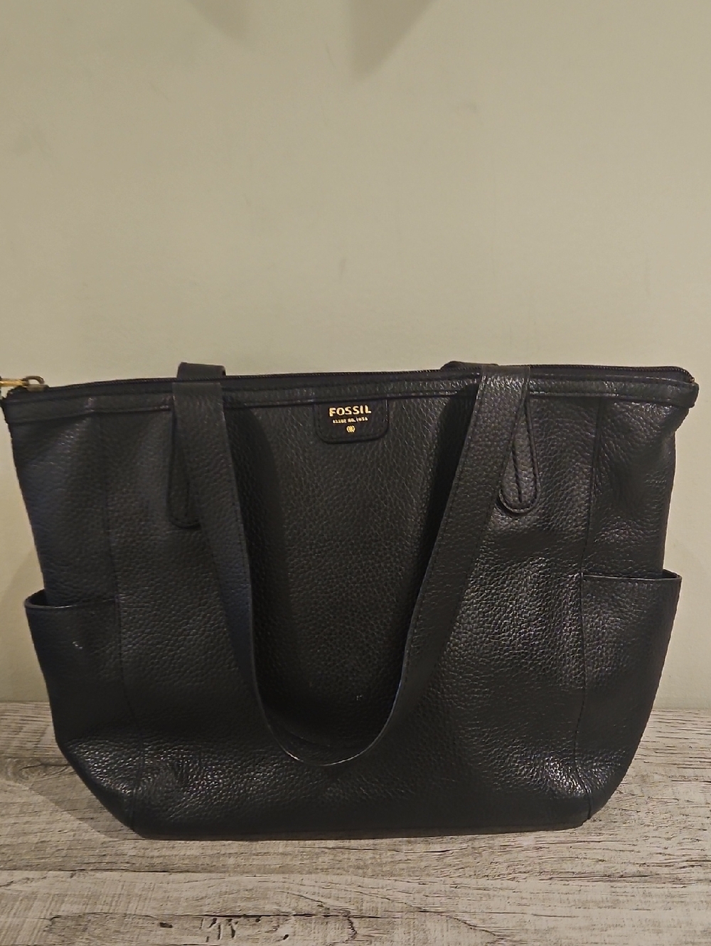 Fossil Sydney shopper tote bag in black pebbled leather with Side Pockets